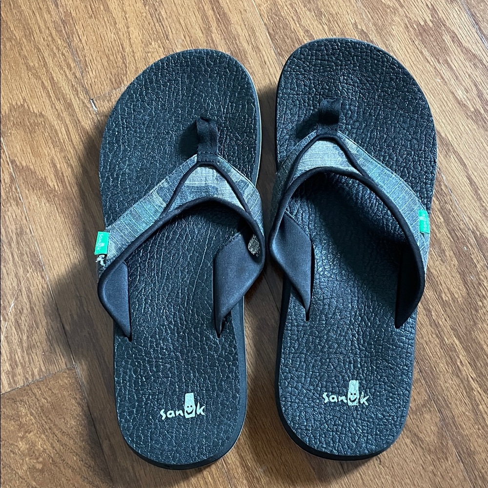 Sanuk Dark Flip Flops with Camo Straps